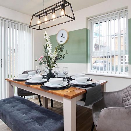 Вилла Superb 3Br House In Coventry Sleeps 9 W/Parking Экстерьер фото