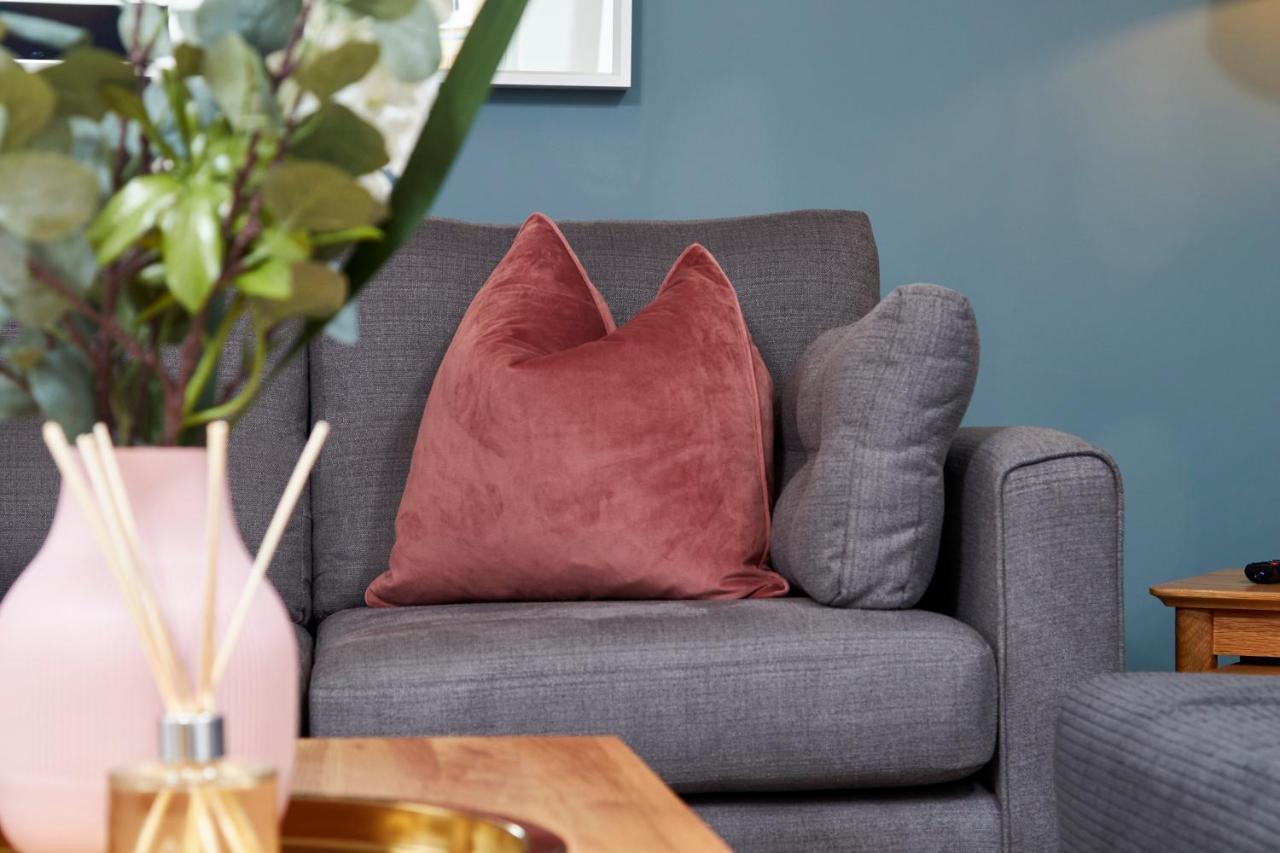 Вилла Superb 3Br House In Coventry Sleeps 9 W/Parking Экстерьер фото