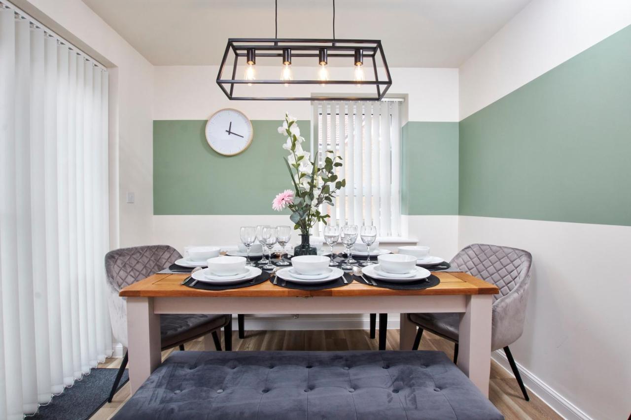 Вилла Superb 3Br House In Coventry Sleeps 9 W/Parking Экстерьер фото