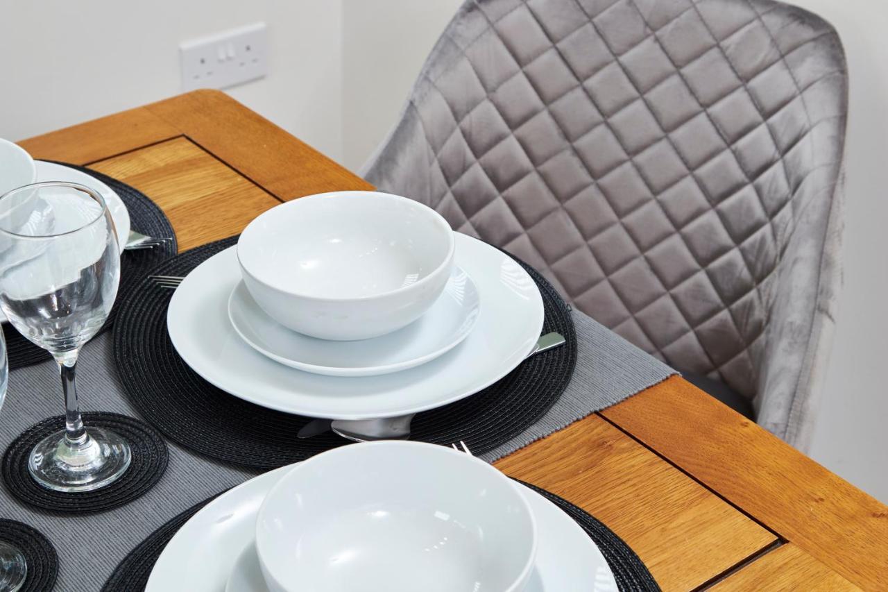 Вилла Superb 3Br House In Coventry Sleeps 9 W/Parking Экстерьер фото
