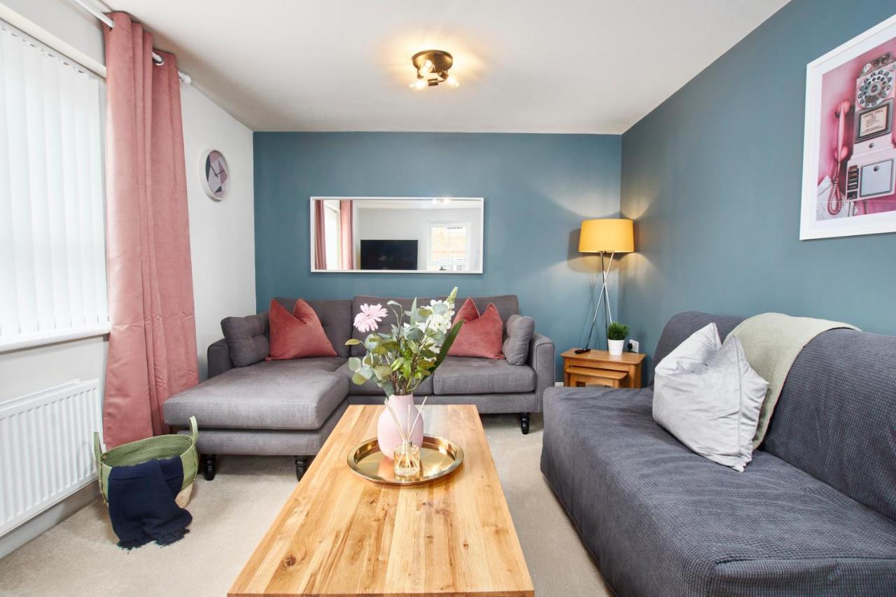 Вилла Superb 3Br House In Coventry Sleeps 9 W/Parking Экстерьер фото