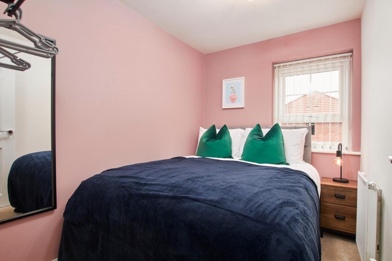 Вилла Superb 3Br House In Coventry Sleeps 9 W/Parking Экстерьер фото
