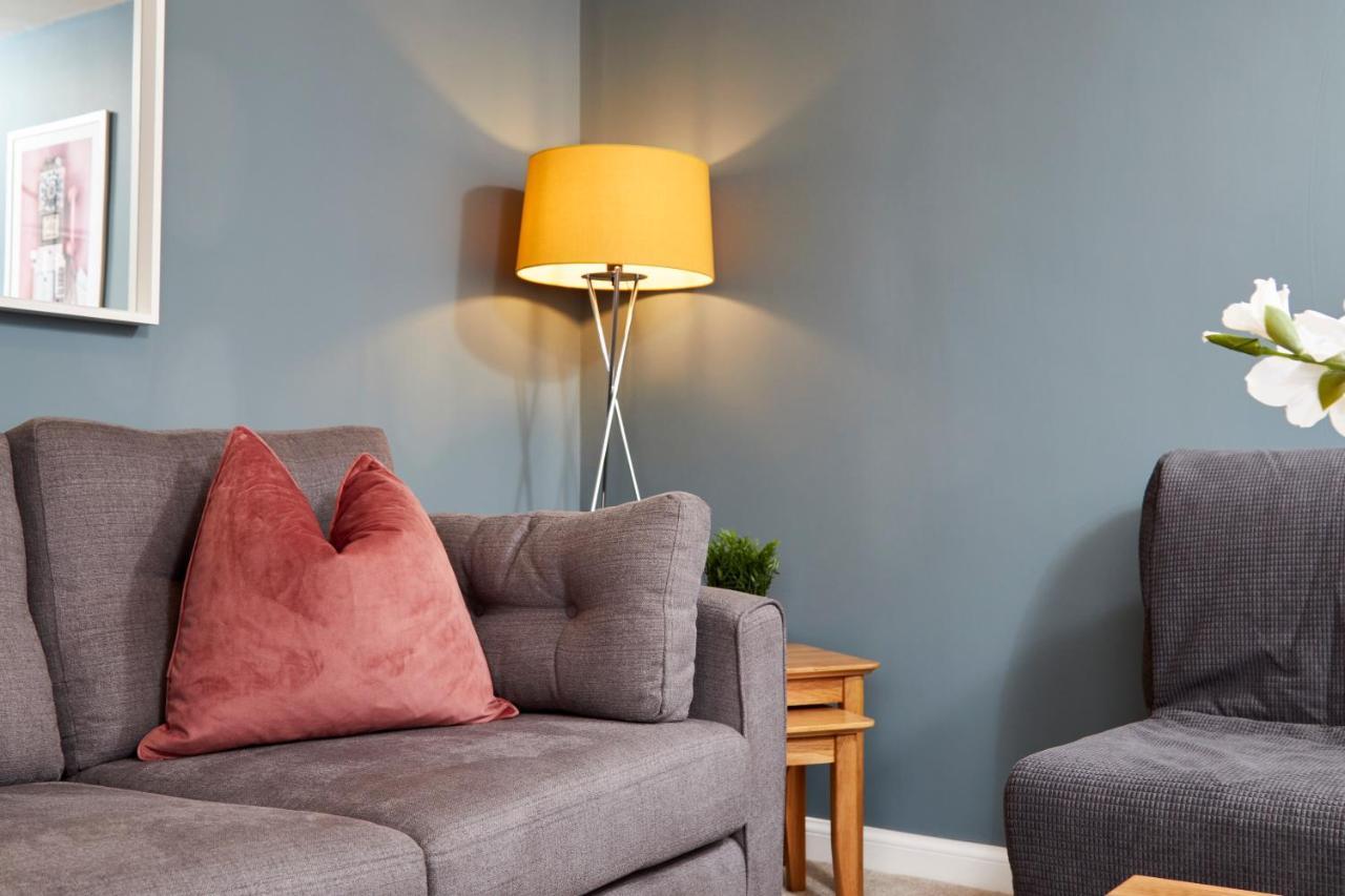 Вилла Superb 3Br House In Coventry Sleeps 9 W/Parking Экстерьер фото